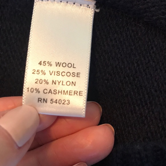 Wool/cashmere blend sleeveless sweater. Vest - Picture 5 of 5